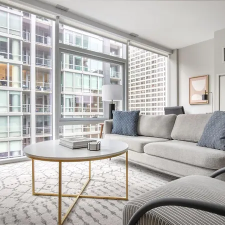 Streeterville 2Br W Lounge Pool Nr Riverwalk Chi-1003